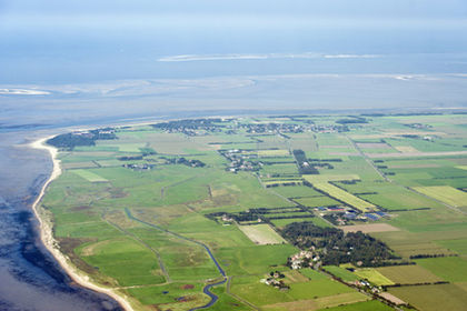 Luftbild des Schleswig-Holsteinischen Wattenmeers bei Fhr